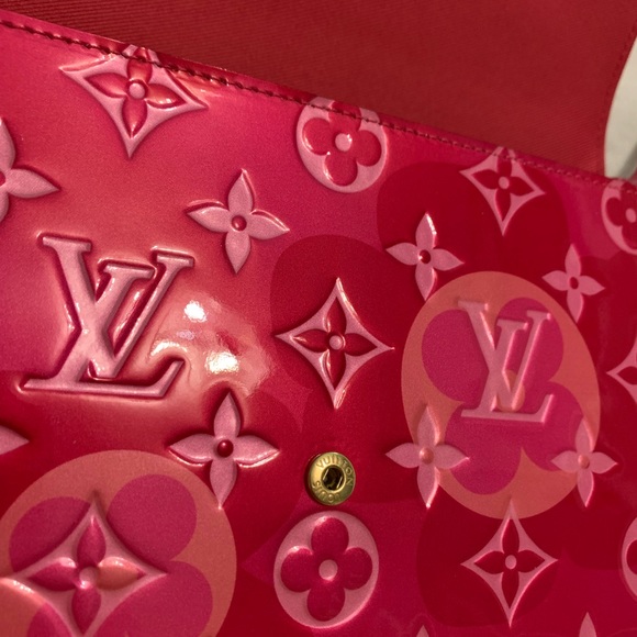 Louis Vuitton Valentines Day Vernis Pouchette Felicie - Picture 11 of 15